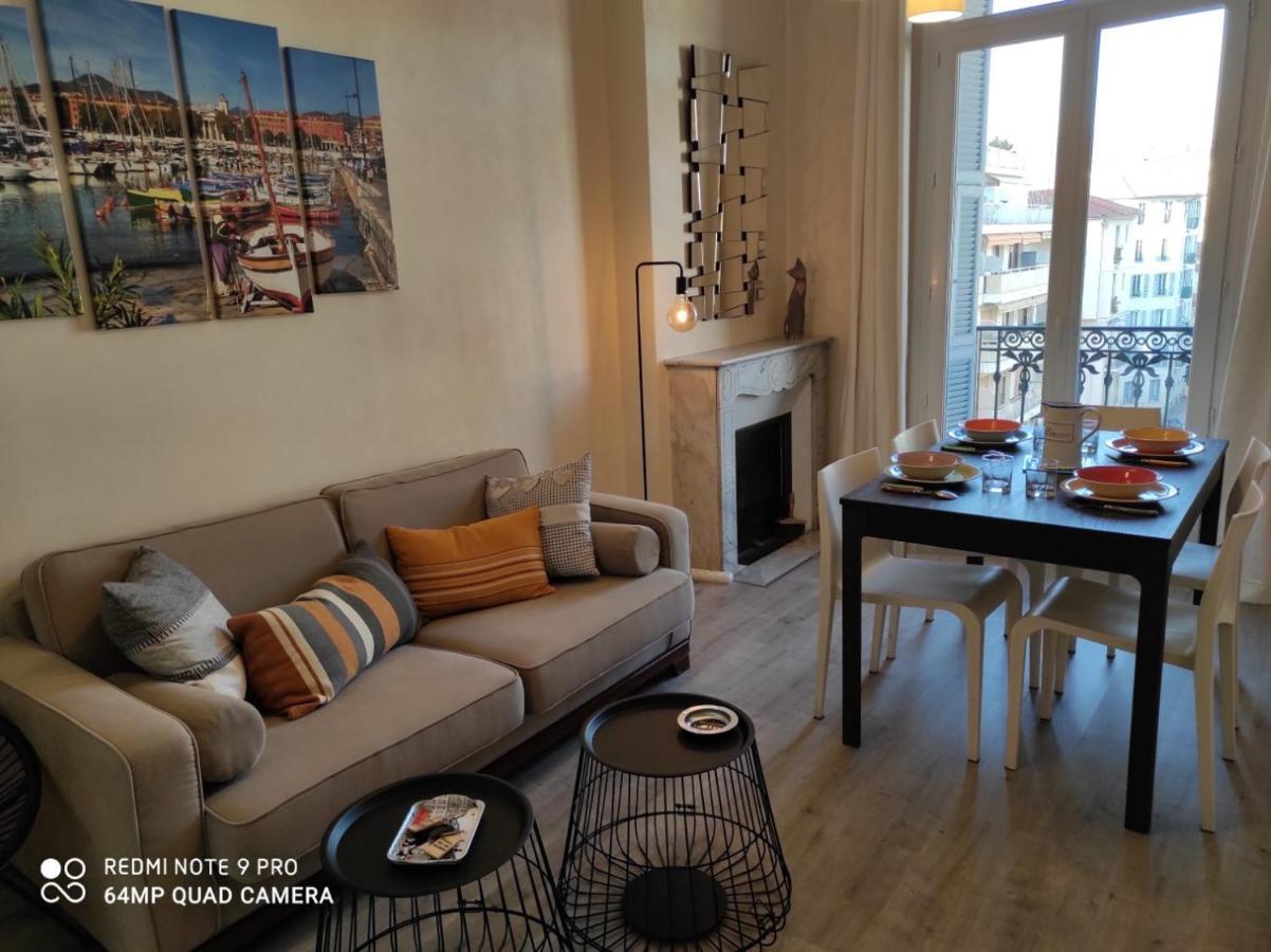 Pretty And Quiet Floor 2 Bedroom Flat In The Port Area Of Nice