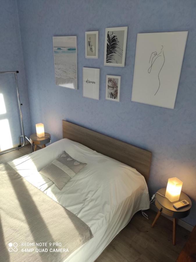 Pretty And Quiet Floor 2 Bedroom Flat In The Port Area Of Nizza