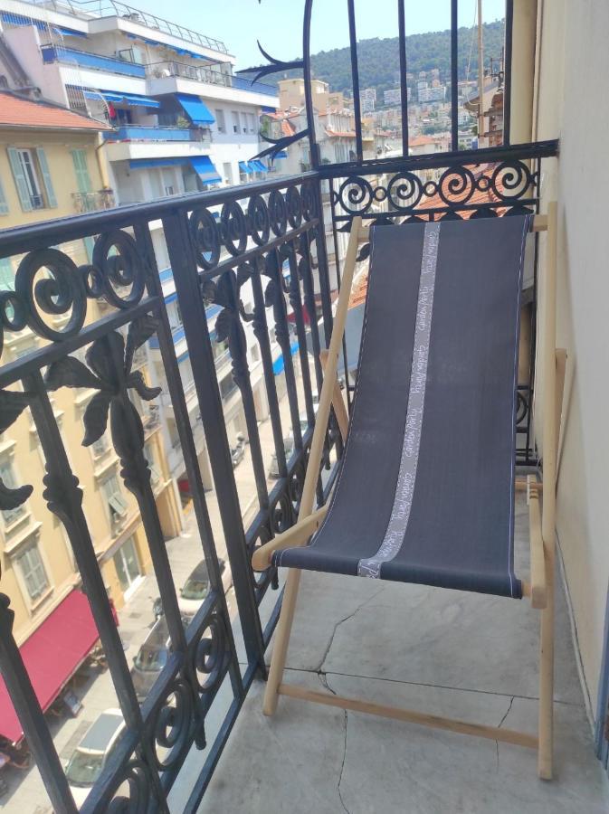 Pretty And Quiet Floor 2 Bedroom Flat In The Port Area Of *